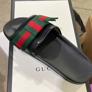 NWOT Gucci slides signature ribbon bow